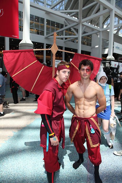 He's hot. And he likes Avatar... WHERE THE HELL DO YOU FIND THESE PEOPLE!?!?!? Fionna Costume, Aang And Zuko, Zuko Cosplay, Aang Zuko, Aang Avatar, Avatar Cosplay, Prince Zuko, Epic Cosplay, Air Bender