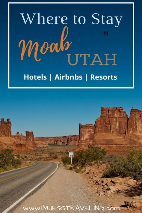 Find out the best places to stay in Moab, Utah for every budget. Including hotels | Airbnbs | Resorts. If you want to stay near Arches National Park then choose one of these Moab hotels and accommodations. Where To Stay In Moab Utah, Utah Roadtrip, Alternative Weddings, Fall Destinations, Utah Arches, Utah Trip, Southwest Travel, Utah Vacation, Visit Utah