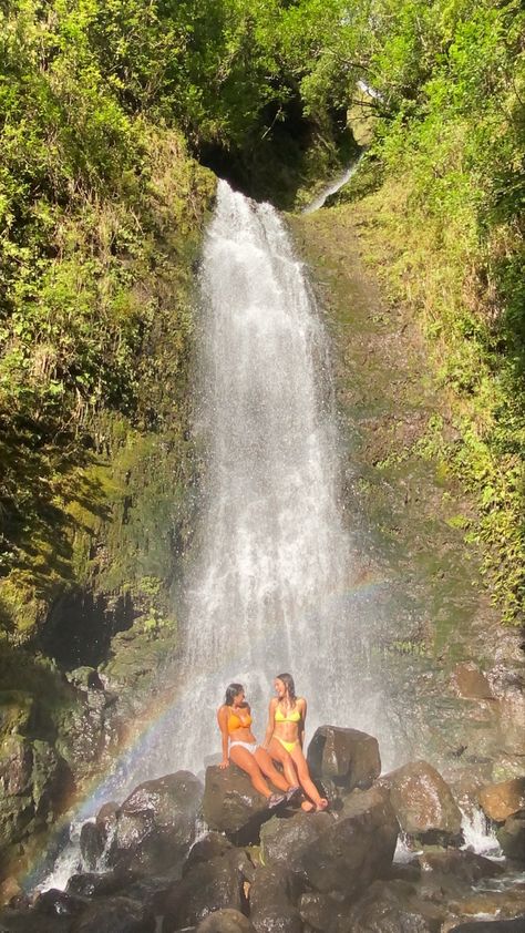 rainbow in a waterfall on oahu, hawaii! #travelinspo #waterfall #oahu #hawaii