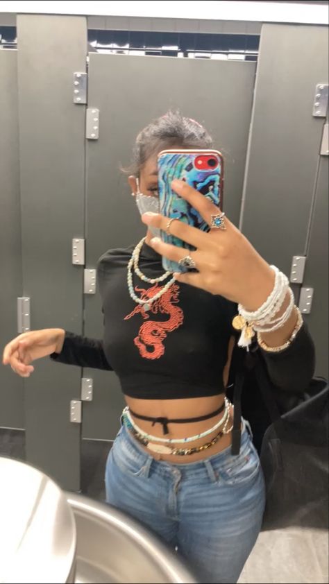 Waist Beads And Bracelets, Belly Waist Beads, Waist Bead Outfit Ideas, Waist Beads Outfit Aesthetic, Outfits With Waist Beads, Waist Beads Outfit, Waist Beads Aesthetic, Beads Outfit, Fashion Girlies