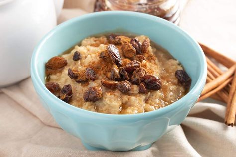 Coconut Milk Rice Pudding, Rhubarb Oatmeal, Raisin Oatmeal, Coconut Milk Rice, Chai Tea Recipe, Homemade Oatmeal, Vegan Oatmeal, Cinnamon Oatmeal, Breakfast And Brunch