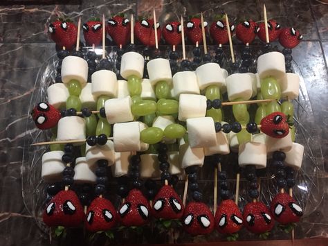 Spider-Man fruit skewers, superhero themed fruit Spider Man Fruit Platter, Spiderman Fruit Tray, Ace Birthday, Spidey Birthday, Fruit Sticks, Halloween Bulletin Boards, Spider Man Birthday, Spidey And His Amazing Friends, Rodeo Party