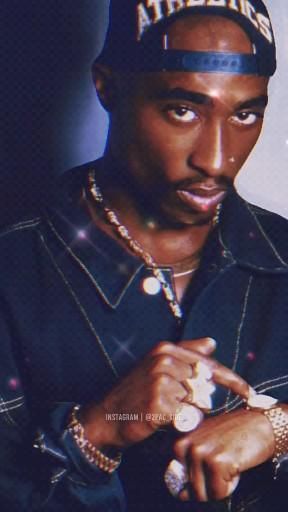 Old School Rap Aesthetic, Tupac Videos, Gangsta Rapper, 2pac Shakur, Tupac Photos, 90s Rappers Aesthetic, 90s Rappers, Tupac Quotes, Tupac Pictures