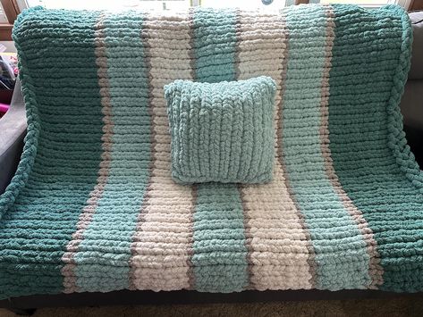 Chunky knit Chenille yarn blanket. Cozy, warm, super soft blanket 50x60in with matching pillow 16x16in Hand Knit Chunky Blanket, Chenille Yarn Blanket, Preppy Bedrooms, Knit Chunky Blanket, Yarn Loom, Chunky Yarn Patterns, Chunky Knit Blanket Pattern, Crochet Blanket Sizes, Blanket Colors