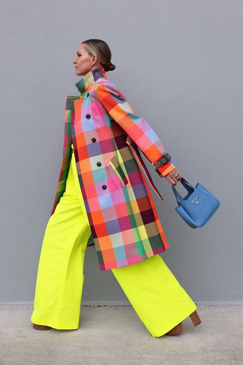 RAINBOW PLAID Bold Color Outfits Street Style, Artistic Style Clothing, Bold Colors Outfits, Pattern Clash, Buy Outfits, Creative Outfit Ideas, Closet Inventory, African Print Pants, Simple Work Outfits