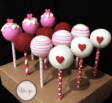 Lulu Pops by Lina Cake Pops San Valentin, Valentine Cakepops, Cakepops Ideas, Heart Cake Pops, Valentine Cake Pop, Cake Pop Designs, Pop Cakes, Cake Pop Decorating, Tiramisu Dessert