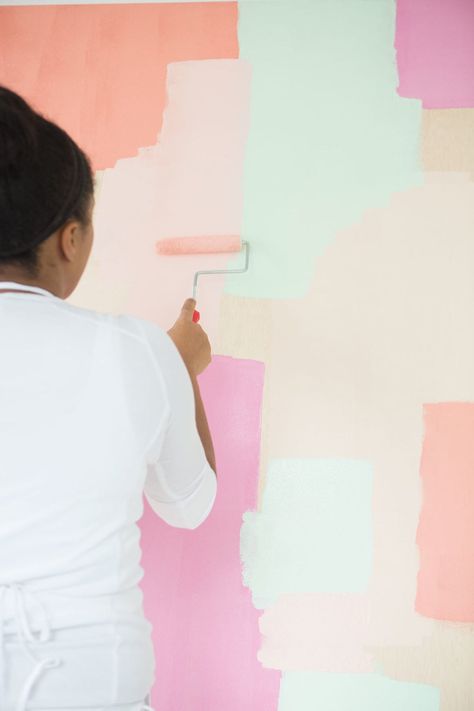 Paint your own mural or paint your own photo backdrops. Either way these Paint Tips for Bloggers will get you excited to up your photography game. Photography Room Ideas, Paper Polaroid, Polaroid Frames, Photography Room, Wall Murals Diy, Interior Murals, Painted Backdrops, Paint Tips, Bridal Shower Inspiration