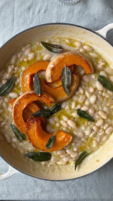 Recipes With Sage, Natalia Rudin, Italian Squash, Autumn Dinners, Packed Food, Pumpkin Stew, Roast In The Oven, White Bean Recipes, Sage Recipes