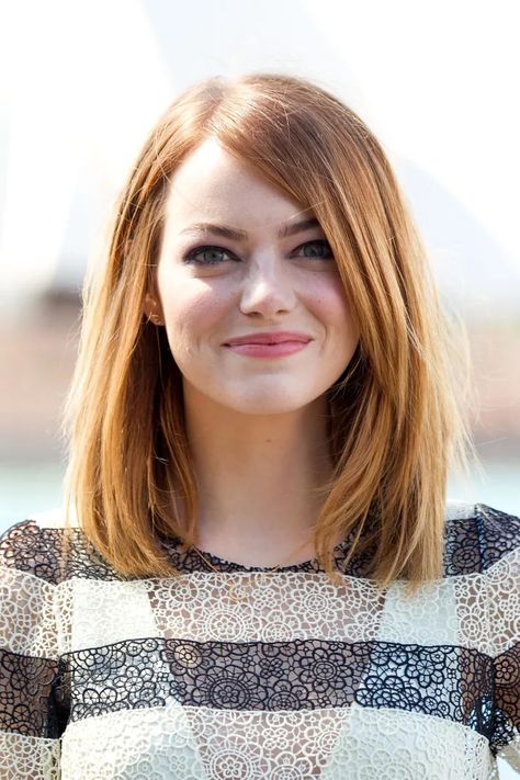 Longbob Hair, Emma Stone Hair, Shoulder Length Straight Hair, Medium Length Hair Straight, Straight Hairstyles Medium, Easy Hairstyles Quick, Straight Hair Cuts, Oval Face Hairstyles, Short Straight Hair