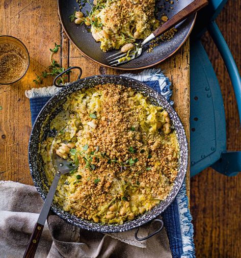 Savoury Cobbler Recipes, Veggie Crumble Recipes, Savoury Crumble Recipes, Vegan Savoury Pumpkin Recipes, Butterbean Recipes Vegan, Savoury Crumble, Dump Meals, Cooking Advice, Winter Vegetables