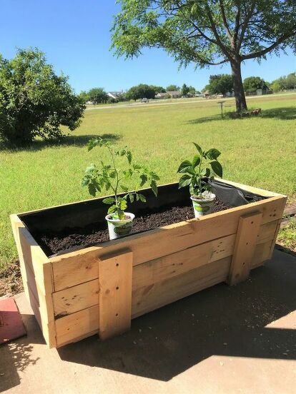 Diy Cedar Planter Box, Compost Bin Pallet, Pallet Planter Box, Cedar Planter Box, Planter Diy, Bar Diy, Pallet Bar, Cedar Planters, Diy Planter Box