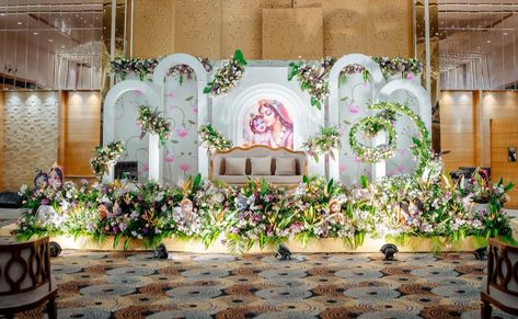 Traditional Naming Ceremony Decorations, Simple Naming Ceremony Decorations, Krishna Theme Birthday Decoration, Mundan Ceremony Decoration, Baby Shower Stage Decorations, Cradle Ceremony Decorations, Simple Baby Shower Decorations, Reception Background, Event Entrance Design