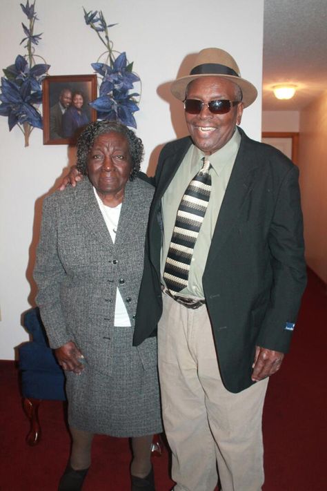 My grandma and grandfather. RIP grandaddy Old Black Grandma, Grandma And Grandpa Photography, Grandpa Portrait, Grandfather And Granddaughter, Grandmother And Grandfather, Grandfather Birthday, Grandma And Grandpa, Spirit Week, Fly Girl