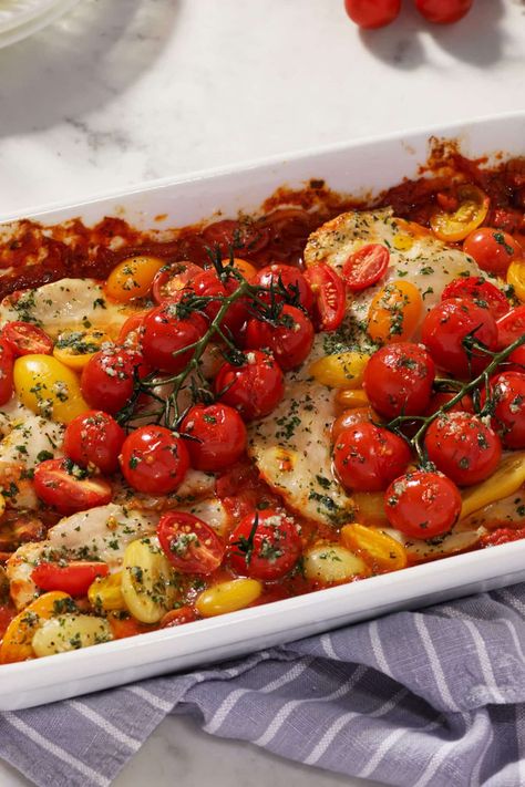 Chicken Bruschetta Bake, Chicken Breast Cutlet, Chicken Casseroles, Recipes Restaurant, Okra Recipes, Tomato Bruschetta, Bruschetta Chicken, Chimichurri Sauce, Tasty Foods