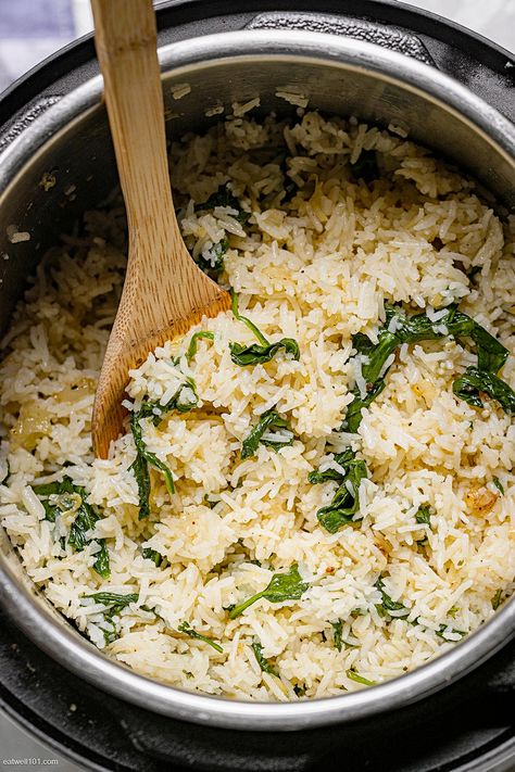 Instant Pot Garlic Spinach Rice - #instantpot #rice #recipe #eatwell101 - Instant Pot garlic spinach rice recipe is a healthy vegetarian and gluten-free side-dish that compliments any meal! - #recipe by #eatwell101® Spinach Rice Instant Pot, Garlic Parmesan Rice Instant Pot, Instapot Greek Rice, Creamy Spinach Rice, Instant Pot Rice And Veggies, Spinach Recipes Instant Pot, Insta Pot Rice Recipes, Rice And Spinach Recipes, Spinach And Rice Recipes