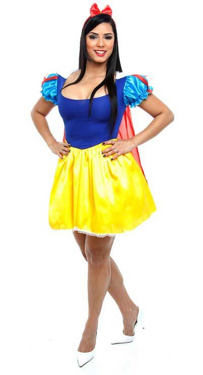 Fantasias de Princesas 1 Snow White Pictures, Snow White Cosplay, Snow White Hair, White Party Theme, Snow White Costume, Snow White Party, Plus Size Costumes, Bff Photoshoot, Disney Pins