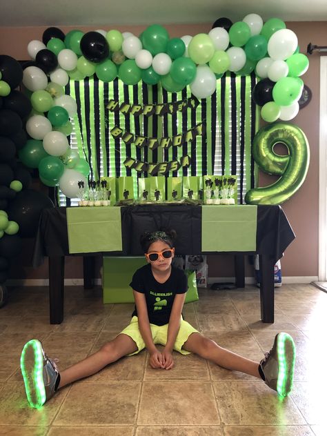 Black Green Birthday Theme, Billie Eilish Party Theme, Billie Eilish Themed Birthday Party, Billie Eilish 21st Birthday, Billie Eilish Birthday Cake, Billie Eilish Birthday Party Ideas, Shrek Themed 21st Birthday, Billie Eilish Birthday, 7th Birthday Party Ideas