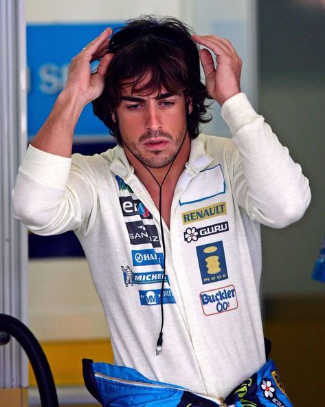 Fernando Alonso Back Tattoo, Fernando Alonso Young Pictures, Fernando Alonso Boyfriend Material, Fernando Alonso Tattoo, Fernando Alonso Aesthetic, Young Fernando Alonso, Fernando Alonso Funny, Fernando Alonso Wallpaper, F1 Motorsport