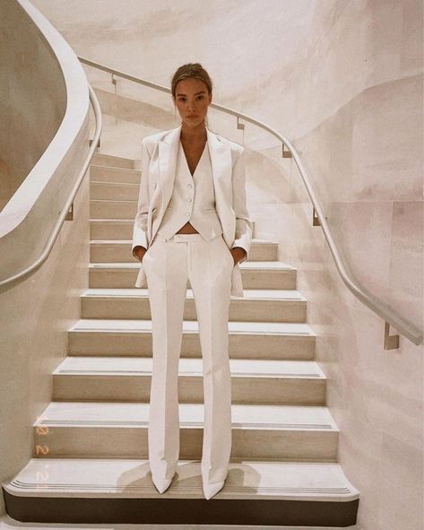 Female Wedding Suit, Power Dressing Women, Three Piece Suit Wedding, Jacob Lee, Wedding Suits For Bride, White Wedding Suit, Sasha Luss, Sequin Suit, Off White Fashion