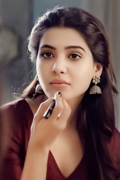 Samantha Simple Hairstyle For Saree, Hd Face, Samantha In Saree, Samantha Akkineni, Hair Style On Saree, Photo Graphy, Samantha Images, Girl Actors