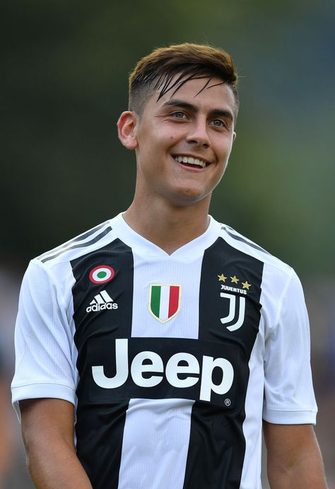 VILLAR PEROSA, ITALY - AUGUST 12: Paulo Dybala of Juventus looks on during the Pre-Season Friendly match between Juventus and Juventus U19 on August 12, 2018 in Villar Perosa, Italy. (Photo by Valerio Pennicino - Juventus FC/Juventus FC via Getty Images) Juventus Players, Juventus Soccer, Soccer Photography, Messi Photos, Friendly Match, Cristiano Ronaldo 7, Soccer Guys, Juventus Fc, Step Up Dance