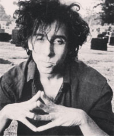 Tim Burton Tim Burton Photo, Tim Burton Young Pictures, Tim Burton 90s, Young Tim Burton, Tim Burton Core, Tim Burton Pfp, Millie Brady, Tim Burton Johnny Depp, Clay Animation