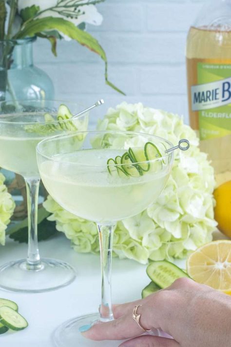 White Linen Cocktail Recipe - A Refreshing Gin Drink - Attempts At Domestication White Linen Cocktail, Gin Lemon, Lemon Drop Martini, Gin Drinks, Cocktail Serving, Festive Drinks, Cocktail Desserts, Sangria Recipes, Perfect Cocktails