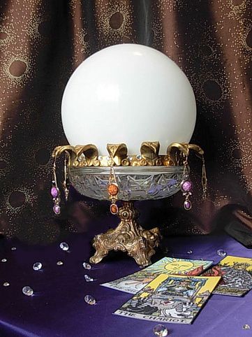 Diy Crystal Ball, Wizard Oz, Design Stage, Halloween Circus, Stage Props, Theme Harry Potter, Witch Diy, Drama Club, Set Designs