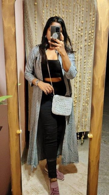 Grey Shrug Outfit, Grey Shrug, Casual Look, Black Top, Casual Looks, Black And Grey, Grey, Outfit Inspo, Clothes Design