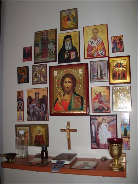 Home Altar Catholic, Family Altar, Orthodox Prayers, Catholic Altar, Catholic Decor, Prayer Corner, Orthodox Christian Icons, Prayer Wall, Religious Pictures