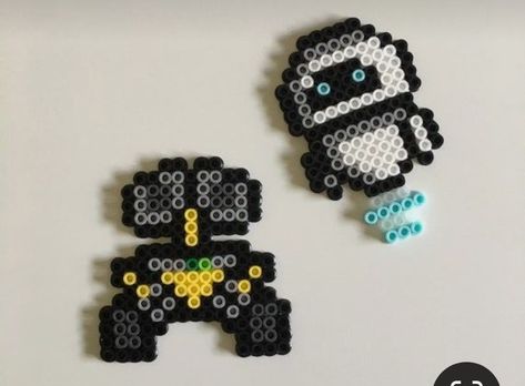 Hama Beads Disney, Melty Bead Designs, Melt Beads Patterns, Wall E Eve, Hamma Beads Ideas, Easy Perler Bead Patterns, Melty Bead Patterns, Pearl Beads Pattern, Easy Perler Beads Ideas