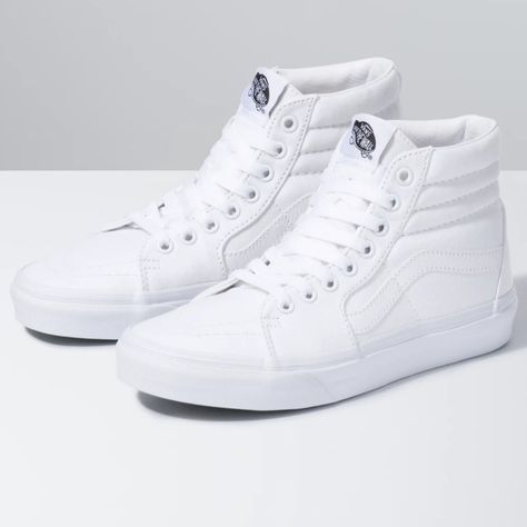 High Top White Vans Outfits, Vans High Tops Outfit Women, White Hightop Vans, White Vans Outfit, White High Top Vans, Low Top Vans, Best White Sneakers, Vans Outfit, Vans White