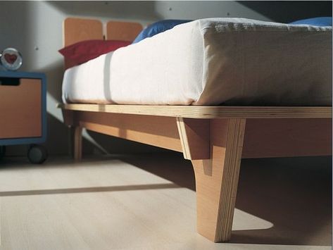 plywood bed mod. MAX: Plywood Bed Designs, Japandi Bed, Plywood Bed, Plywood Design, Plywood Projects, Woodworking Projects Furniture, Cnc Furniture, Bed Frame Design, Diy Bed Frame