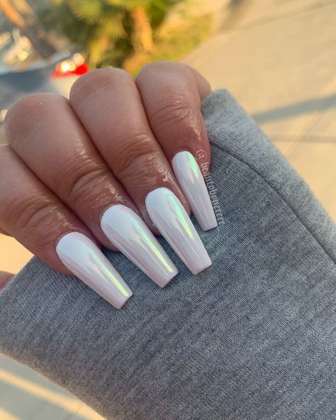 Pearlescent Nails, Birthday Nail Ideas, White Chrome Nails, Birthday Nail, Nail Glam, Pastel Nails Designs, Angel Card, Minimal Nails, White Chrome