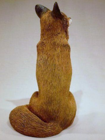 Pic From Behind, Fox Statues, Clay Fox, Fox Sitting, Fox Sculpture, Wood Carving Art Sculpture, Black Cherry Wood, Sculptures Céramiques, Chainsaw Carving