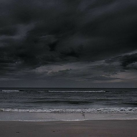 Gray Ocean Aesthetic, Dark Blue Nature Aesthetic, Selkie Story, Grey Beach, Dark Beach, Dark Naturalism, Gloomy Weather, Dark Landscape, Water Aesthetic