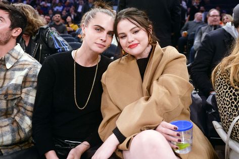 Cara Delevingne Joins Friend Selena Gomez in <em>Only Murders in the Building</em> Season 2 Selena Gomez Photos, Steve Martin, King Richard, Green Gown, Marie Gomez, Kirsten Dunst, Nova York, Katie Holmes, Vanessa Hudgens