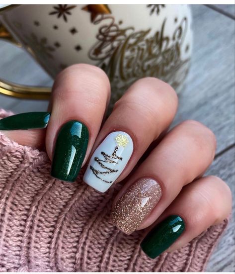 Tree Nails, Christmas Gel Nails, Christmas Nails Acrylic, Festival Nails, Dipped Nails, Xmas Nails, Christmas Nail, Chic Nails, Holiday Nails