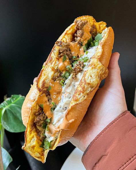 Singapore's Acclaimed Roti John Lands in NYC | New York City, Singapore, sandwich | Ever tried Singapore's signature sandwich? 🇸🇬🥪 Ashes Burnnit came from Singapore to NYC to sell their Roti Johns! | By Foodbeast - Facebook Roti John Malaysia, Roti John, Nyc Sandwiches, Pork Belly Banh Mi Sandwich, New York Cookies, Singapore Hawker Food, Singapore Stopover, Business Idea, Food Obsession