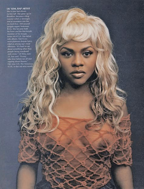 Lil Kim Young, Lil Kim 90s Outfits, Lil Kim 90s, Kim 90s, Chicago Birthday, Kim Makeup, Big Momma, Old School Hip Hop, Lil Kim