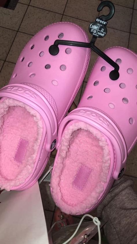 Pink Crocs, Crocs Fashion, Dr Shoes, Trendy Shoes Sneakers, Pretty Shoes Sneakers, All Nike Shoes, Cute Nike Shoes, Fresh Shoes, Hype Shoes