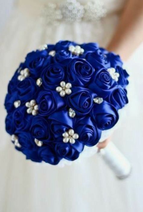 Quinceñera Bouquets, Blue Wedding Theme Centerpieces, Wedding Planning Checklist Timeline, Brooch Bouquet Diy, Blue Wedding Receptions, Quinceanera Bouquet, 25th Wedding Anniversary Party, Sweet 15 Party Ideas, Jeweled Bouquet