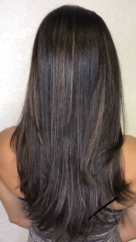 Natural Highlights For Dark Brown Hair Straight, Baby Lights In Dark Brown Hair, Black Hair With Small Highlights, Low Lights On Dark Hair, Low Lights For Dark Hair, Black Hair Babylights, Teasy Lights On Dark Hair, Brown Hair With Black Lowlights, Dark Brown Hair With Natural Highlights