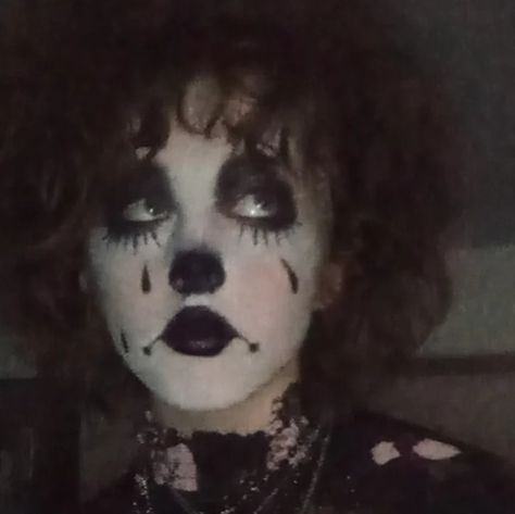 Clown Doll Makeup, Clown Makeup Black And White, Emo Clown Makeup, Black And White Clown Makeup, Goth Clown Makeup, Corpse Makeup, Juggalo Makeup, Black Clown, Creepy Clown Makeup