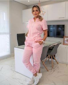 Beauty Uniform Ideas, Nail Salon Uniform Ideas, Massuse Outfit, Salon Uniform Ideas, Beauty Salon Uniform, Beauty Salon Uniform Ideas, Scrubs Uniform Cute, Beauty Bar Ideas, Decor Spa