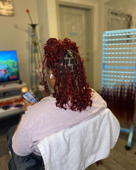 Burgundy medium size boho bob🔥🔥🔥😍! I know i ate with this 💪🏾. #bohobob #knotlessbraids #braids #knotlessbraids #summer Red Boho Bob Knotless Braids, Burgundy Boho Braids, Bob Knotless Braids, Boho Knotless Braids With Color, Boho Bob, Braids Red, Jojo Jojo, Red Bob, Colored Braids