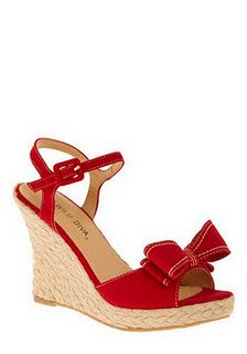 red bow Cute Wedges Shoes, Red Wedges, Jump For Joy, Cute Wedges, Shoe Gallery, Red Sandals, Shoe Obsession, Wearing Red, Wedge Espadrille