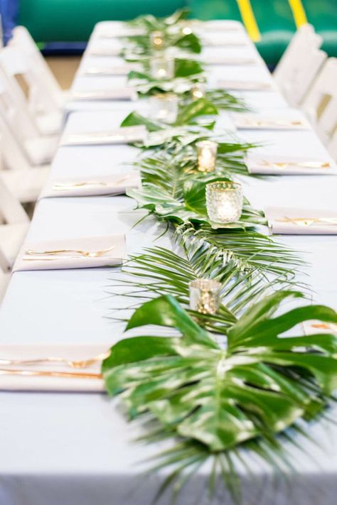 Tropisk Fest, Modern Tropical Decor, Hawaiian Baby Showers, Tropical Theme Party, Luau Baby Showers, Tropical Baby Shower, Tafel Decor, Tropical Bridal Showers, Tropical Bridal