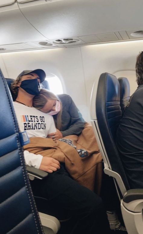 Couple Plane Aesthetic, Couple On Plane, Airplane Couple Pictures, Traveling Couple Aesthetic Plane, Couple Hugging At Airport, Airport Couple, Airplane Couple, Couples Asleep, Couple Sleeping