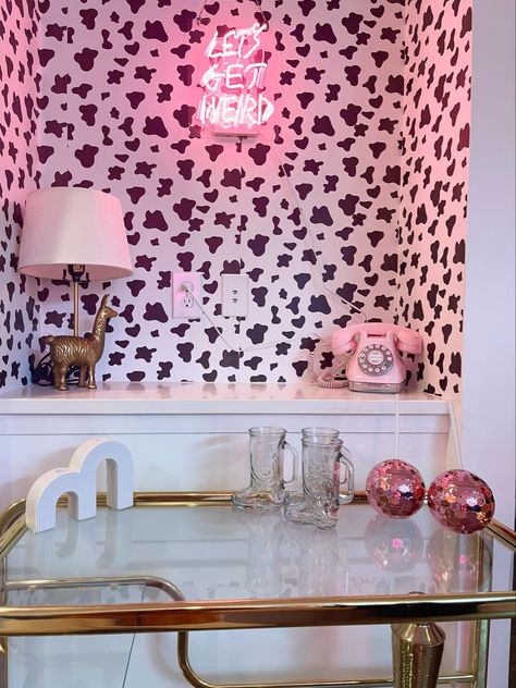 Retro Nail Room, Maximalist Nail Salon, Nashville Airbnb Decor, Bright Maximalist Decor, Funky Interior Design, College House, Maximalist Interior, Nail Salon Decor, Airbnb Design